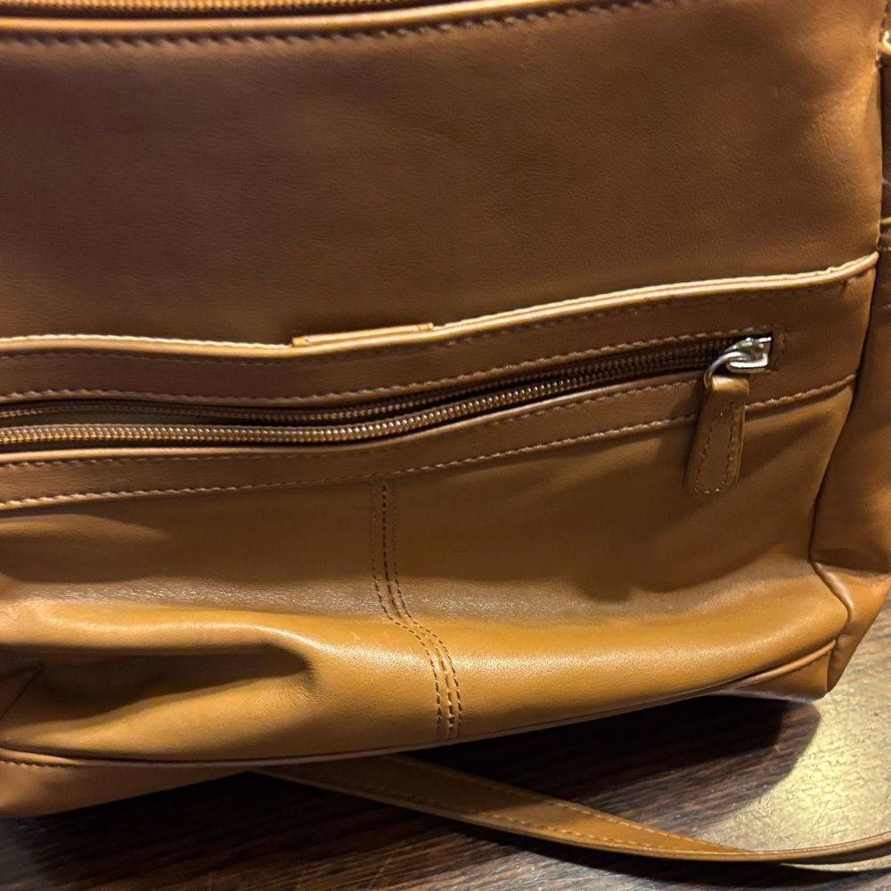 Giani Bernini Beige Leather Crossbody Bag - Picture 6 of 11